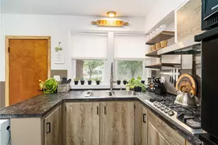 821 Post Rd, Warwick, RI 02888 - Photo 8