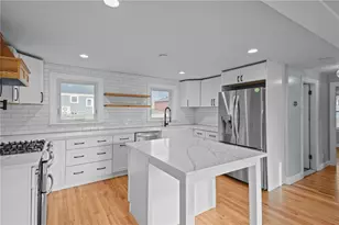 123 S Pierce Rd, East Greenwich, RI 02818 - Photo 4