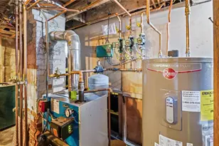 163 West Ave, Pawtucket, RI 02860 - Photo 20