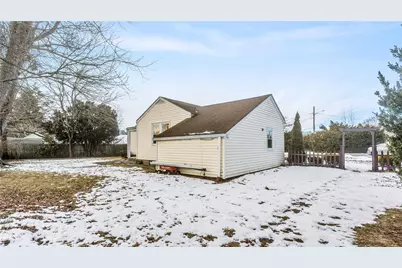 24 Elm Circle, Cranston, RI 02920 - Photo 22