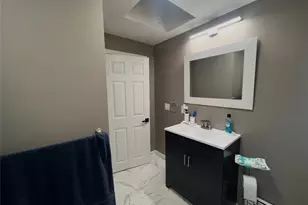 11 Hillhurst Ave, Providence, RI 02909 - Photo 4