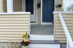 19 Vernon Ave, Newport, RI 02840 - Photo 2
