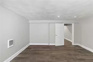 20 Brush Hill Rd, Providence, RI 02909 - Photo 28