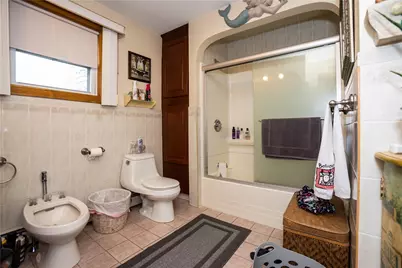 546 Lonsdale Avenue, Central Falls, RI 02863 - Photo 30