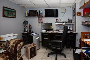 546 Lonsdale Ave, Central Falls, RI 02863 - Photo 16