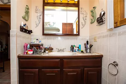 546 Lonsdale Avenue, Central Falls, RI 02863 - Photo 28