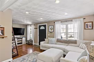 10 Cosett Rd, Warwick, RI 02886 - Photo 8