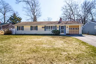 30 Torrington Dr, Warwick, RI 02889 - Photo 2