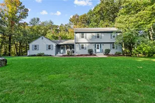 305 Spring Valley Dr, East Greenwich, RI 02818 - Photo 2