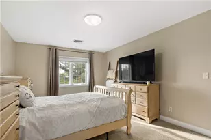 667 Metacom Ave, Bristol, RI 02809 - Photo 22