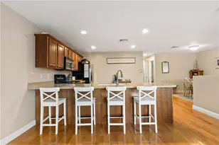 667 Metacom Ave, Bristol, RI 02809 - Photo 10