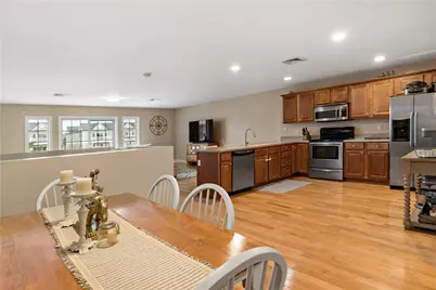 667 Metacom Avenue #14, Bristol, RI 02809 - Photo 12