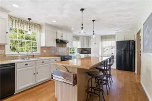 9 Anna Mac Dr, Cumberland, RI 02864 - Photo 8