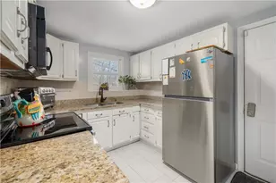 26 Smith St, Lincoln, RI 02865 - Photo 12