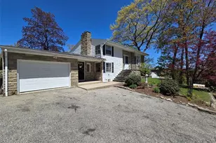 17 Rhode Island Ave, Johnston, RI 02919 - Photo 2