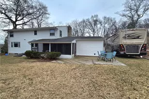 17 Rhode Island Ave, Johnston, RI 02919 - Photo 2