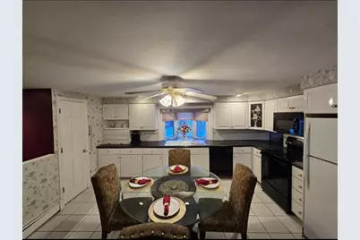 17 Rhode Island Avenue, Johnston, RI 02919 - Photo 6