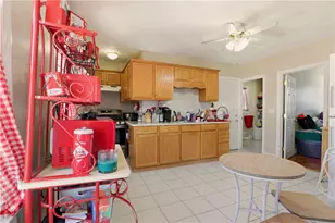 293 State St, Bristol, RI 02809 - Photo 12