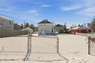 293 State St, Bristol, RI 02809 - Photo 22