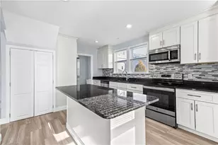 37 Tyndall Ave, Providence, RI 02908 - Photo 10