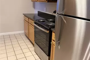 3 Admiralty Dr, Middletown, RI 02842 - Photo 4