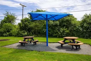 3 Admiralty Dr, Middletown, RI 02842 - Photo 18