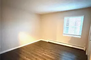 3 Admiralty Dr, Middletown, RI 02842 - Photo 12