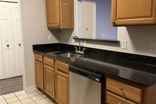 3 Admiralty Dr, Middletown, RI 02842 - Photo 4