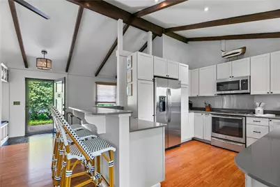 38 Sea View Avenue, South Kingstown, RI 02879 - Photo 8