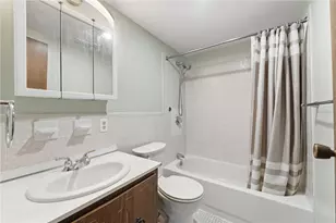 752 Quaker Ln, Warwick, RI 02818 - Photo 8