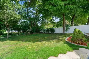 129 Simmonsville Ave, Johnston, RI 02919 - Photo 44