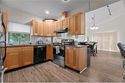 129 Simmonsville Avenue, Johnston, RI 02919 - Photo 6