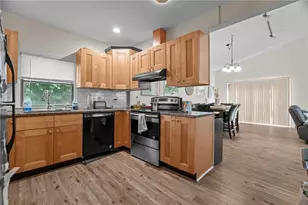 129 Simmonsville Ave, Johnston, RI 02919 - Photo 6