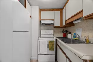 129 Simmonsville Ave, Johnston, RI 02919 - Photo 18