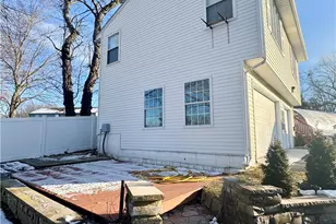 129 Simmonsville Ave, Johnston, RI 02919 - Photo 24