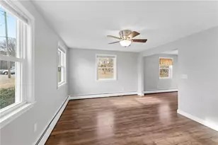 2 Juniper Ln, Lincoln, RI 02865 - Photo 4