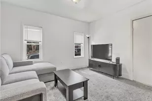 256 High St, Pawtucket, RI 02860 - Photo 4