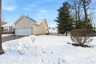 180 Spencer Woods Dr, Warwick, RI 02818 - Photo 4