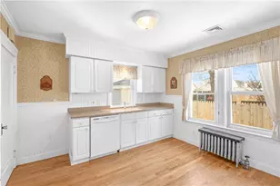 55 Melrose Dr, Cranston, RI 02910 - Photo 8