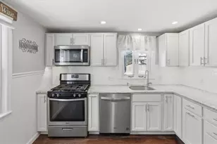 11 Midway Dr, Warwick, RI 02886 - Photo 10