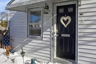 11 Midway Dr, Warwick, RI 02886 - Photo 8