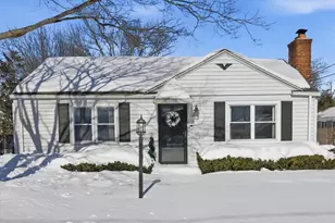 11 Midway Dr, Warwick, RI 02886 - Photo 2