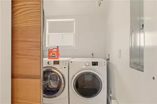 59 Houston Ave, Newport, RI 02840 - Photo 14