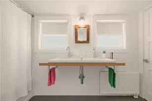 59 Houston Ave, Newport, RI 02840 - Photo 32