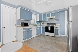 28 Jefferson Ave, East Providence, RI 02915 - Photo 2