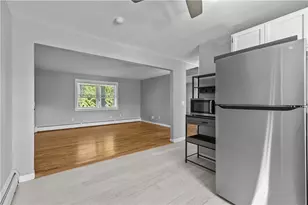 70 Carroll Ave, Newport, RI 02840 - Photo 4