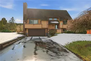 23 Indian Hill Cir, Middletown, RI 02842 - Photo 1