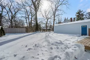 2 Overbrook Ave, Warwick, RI 02889 - Photo 4