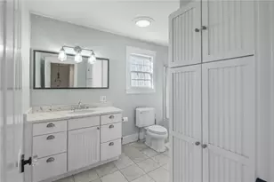 2269 E Main Rd, Portsmouth, RI 02871 - Photo 24