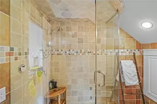 2269 E Main Rd, Portsmouth, RI 02871 - Photo 36